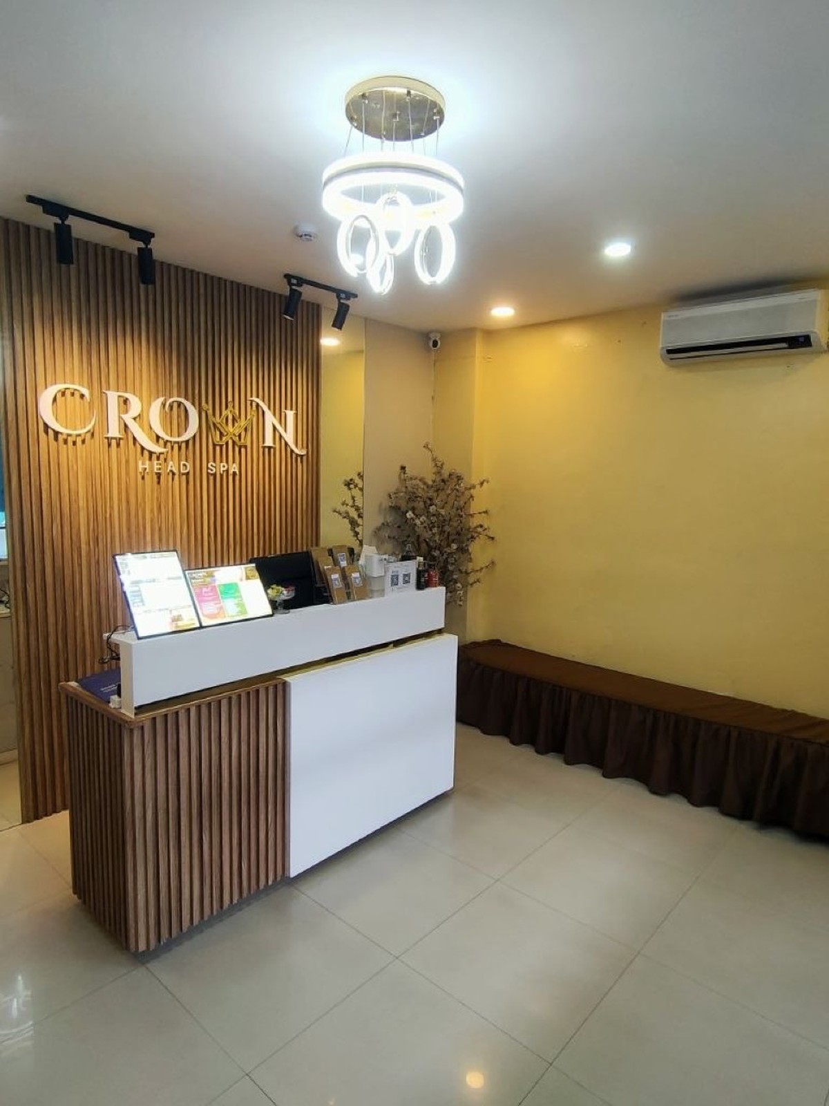 Reception and waiting lounge
