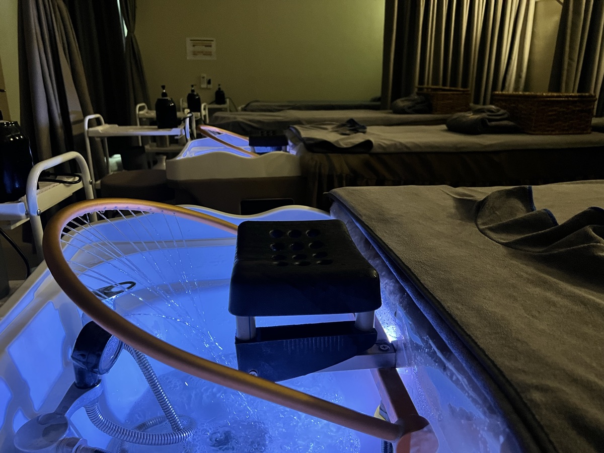 Foot soak basin with blue ambient light