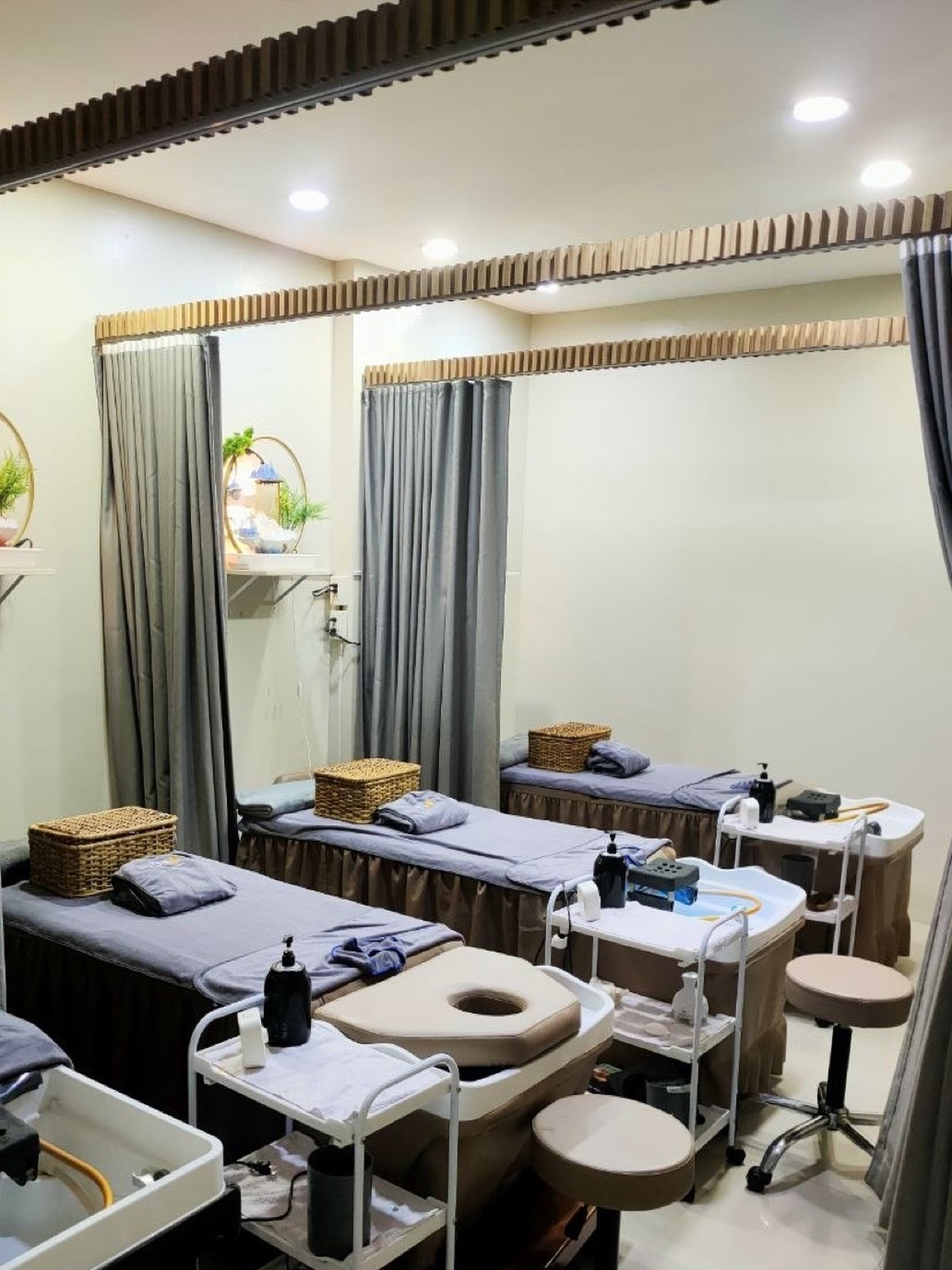 Head spa treatment room