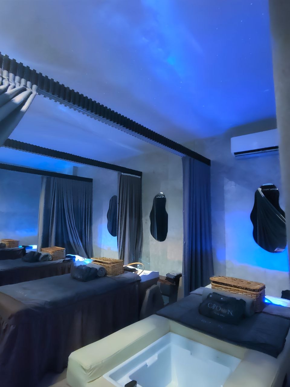Treatment room with blue mood lighting