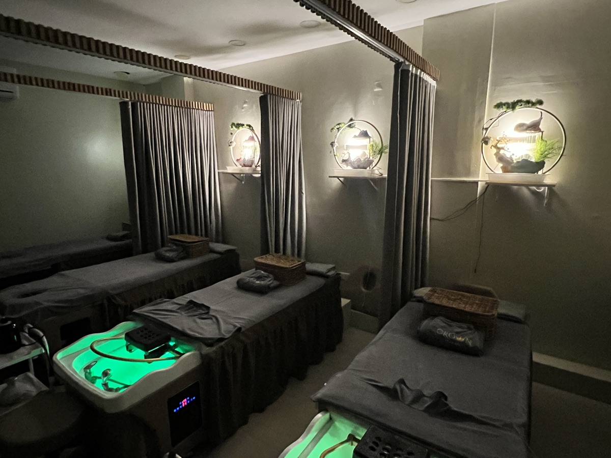Treatment room with zen wall decor